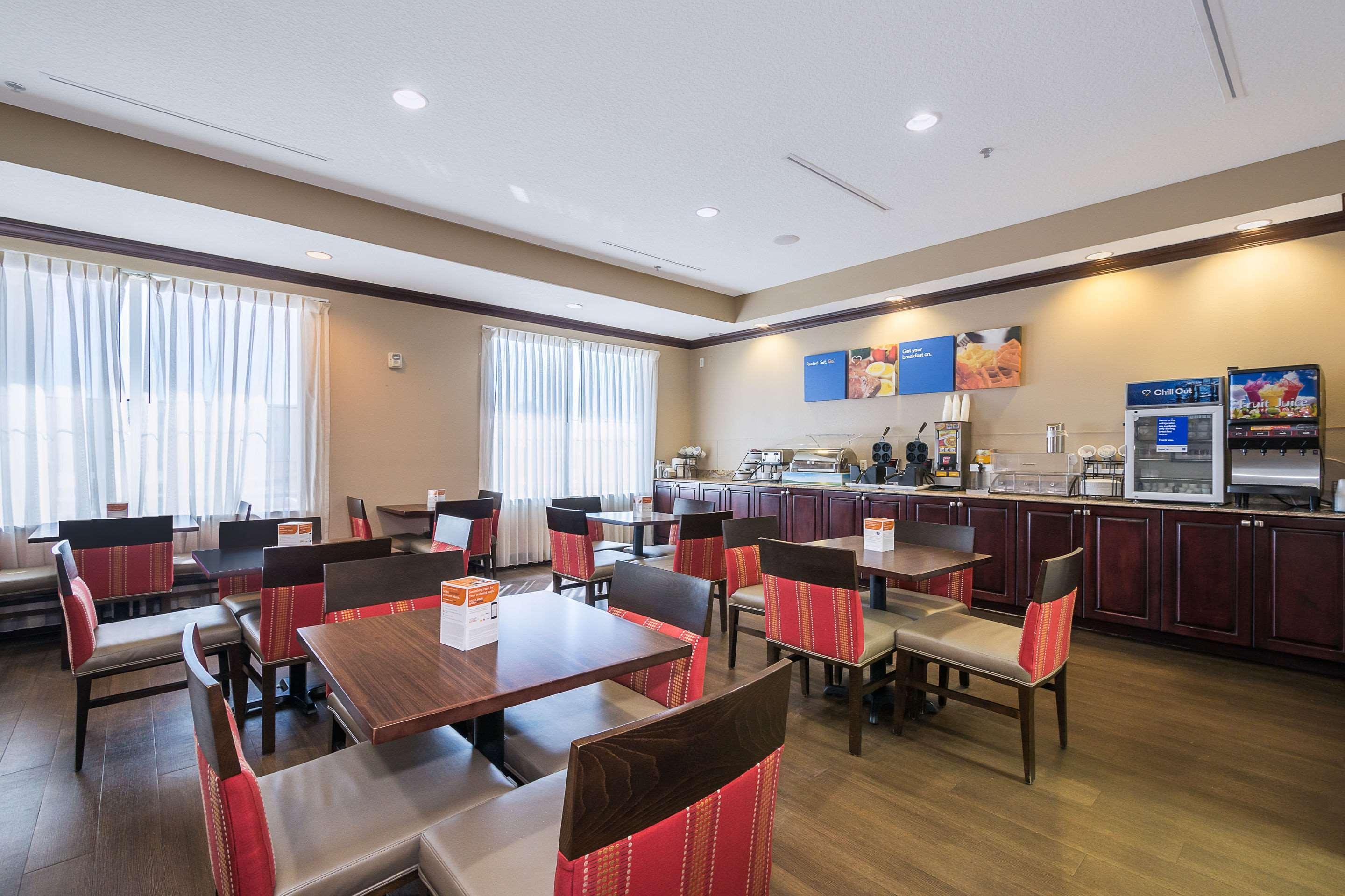 Comfort Inn & Suites Maingate South Davenport Esterno foto
